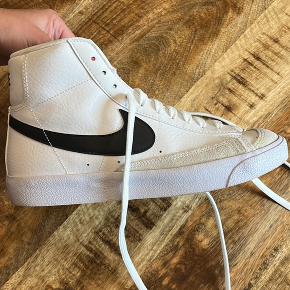 NWOT Nike Legacy Size 7Y - Picture 5 of 8